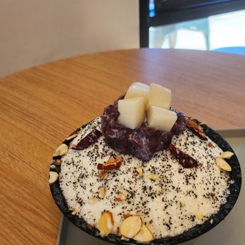 Sul & Beans - Black sesame bingsoo - Desserts Near Me - Irvine, California Sul & Beans - Black sesame bingsoo - Desserts Near Me - Irvine, California
