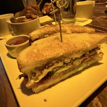 Land Ocean Restaurant Reno - Breakfast sandwich - New American Near Me - Reno, Nevada