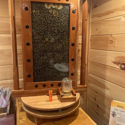 Bedillion Honey Farm - Indoor working bee hive.