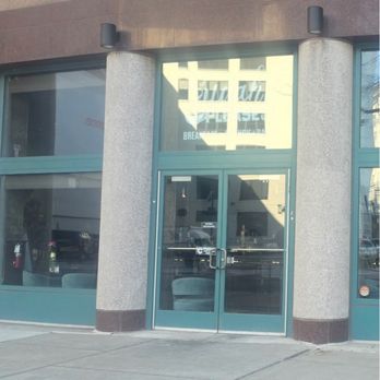 Sugah Please Breakfast Brunch Bar - Great location by Cobo hall, excellent window seating all along the outside. Why sit us in the back by the Kitchen door? - Breakfast & Brunch Near Me - Detroit, Michigan