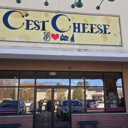C'est Cheese - Exterior