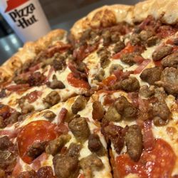 Pizza Hut - Meat lovers stuffed crust large