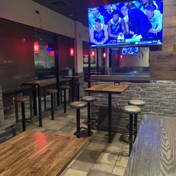 Tandoori Pizza - Empty as always. Should've been my first warning. - Pizza Near Me - Tracy, California Tandoori Pizza - Empty as always. Should've been my first warning. - Pizza Near Me - Tracy, California