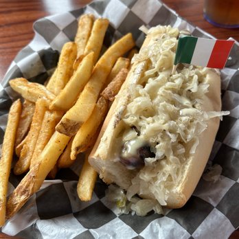 Lost Colony Tavern - Irish Brat - Pubs Near Me - Manteo, North Carolina Lost Colony Tavern - Irish Brat - Pubs Near Me - Manteo, North Carolina