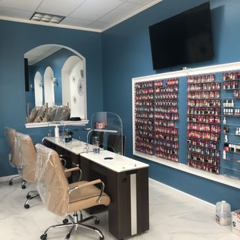 Super Star Dip Nail & Spa - Manicure  section (right) - Nail Salons Near Me - Puyallup, Washington