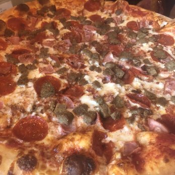 New York Pizza District - Meat lovers pizza 18 inch - Pizza Near Me - Navarre, Florida New York Pizza District - Meat lovers pizza 18 inch - Pizza Near Me - Navarre, Florida