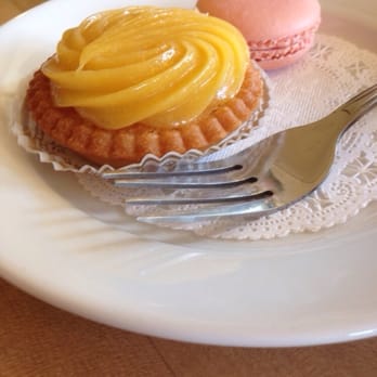 Le Panier - Citron tart, and raspberry macaroon - Bakeries Near Me - Seattle, Washington Le Panier - Citron tart, and raspberry macaroon - Bakeries Near Me - Seattle, Washington