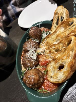 Felix: Modern American Dining by null