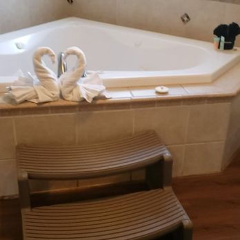 Murphy's River Lodge - Tub - Hotels Near Me - Estes Park, Colorado