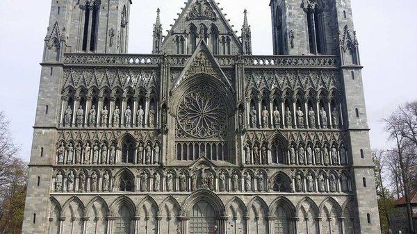Nidaros Cathedral by null