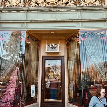 BB’s Gelateria  - Exterior of shop - Gelato Near Me - Fresno, California