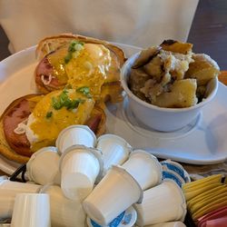 Two Chicks Cafe