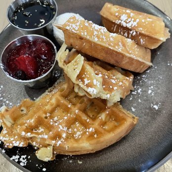 Café Fig - Waffles and Berries - Cafes Near Me - Los Angeles, California