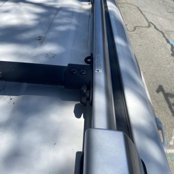 76 - Bird crap I told them about. Didn't care. - Gas Stations Near Me - Martinez, California