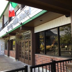 Bella Vista Restaurant - Storefront view, entrance to the right. (15 Sept/21)