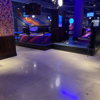 Puttshack - Miami - Downstairs play area - Mini Golf Near Me - Miami, Florida