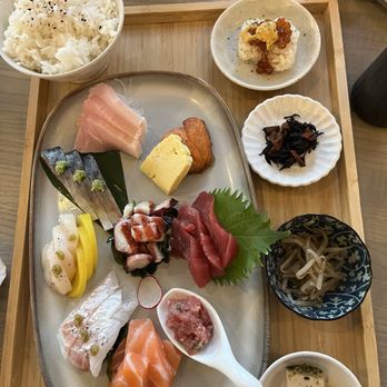 Akami Sushi - Sushi Bars Near Me - Arcadia, California