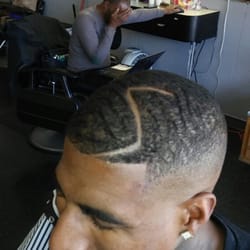 D N D Cut's Barbershop