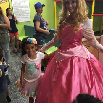 Princess Pro Impersonator - The Sleeping Princess with the birthday girl ! - Face Painting Near Me Princess Pro Impersonator - The Sleeping Princess with the birthday girl ! - Face Painting Near Me
