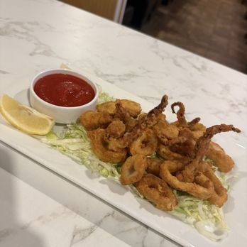 Bellini's Italian Restaurant - Fried Calamari - Italian Near Me - Henrico, Virginia Bellini's Italian Restaurant - Fried Calamari - Italian Near Me - Henrico, Virginia