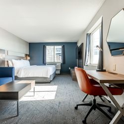 Holiday Inn Express Philadelphia - Penns Landing