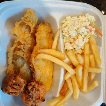 Captain D’s - Fried fish, cole slaw, French fries, and hushpuppies - Seafood Near Me - Humble, Texas