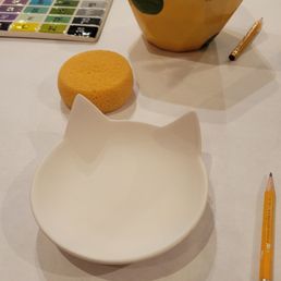 I picked out a plate in the shape of a cat I picked out a plate in the shape of a cat