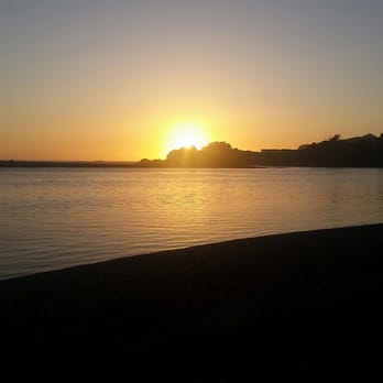 Arky's Bed & Breakfast - Sunset from the beach - Bed & Breakfast Near Me - Smith River, California Arky's Bed & Breakfast - Sunset from the beach - Bed & Breakfast Near Me - Smith River, California