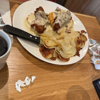 Broken Yolk Cafe - Breakfast & Brunch Near Me - McKinney, Texas