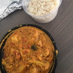 Cauliflower aloo (very oily and saucy this time) Cauliflower aloo (very oily and saucy this time)