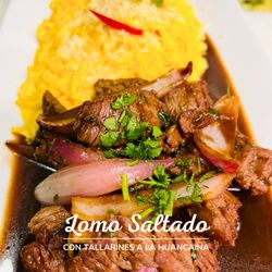 Ceviches Perú - El Lomo Saltado con Tallarines a la Huancaína es una combinación perfecta. Pruébalo en 2692 Palm Ave. Hialeah.