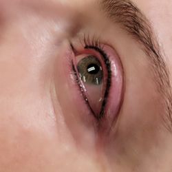 Blondies Brow Bar - Eyeliner