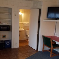Rand Manor Motel - Updated weekly rooms include fridge, microwave, housekeeping, and satellite TV at an affordable price!