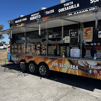 Penas Taqueria - Food Trucks Near Me - Acampo, California