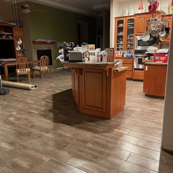 Wholesale Flooring Depot - A good view of the kitchen counter - Flooring Near Me - Bakersfield, California