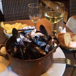 Babord et Tribord - Delicious mussels and fries.