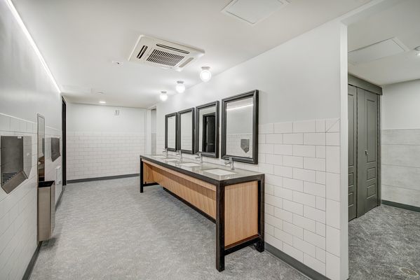 The Block Bar by null
