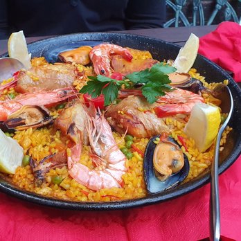 Bodega El Amigo - Paella Valenciana - Spanish Near Me - Frankfurt, HE Bodega El Amigo - Paella Valenciana - Spanish Near Me - Frankfurt, HE