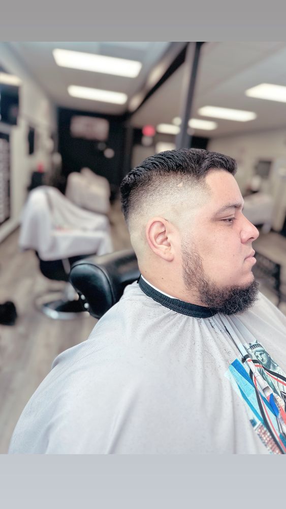 D-Nyce Cutz Brooklyn Barber Shop Logo