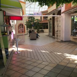 Uno de los pasillos de Plaza Revolución