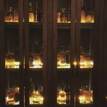 Yardbird - Classic cozy atmosphere in dining area. - Southern Near Me - Las Vegas, Nevada