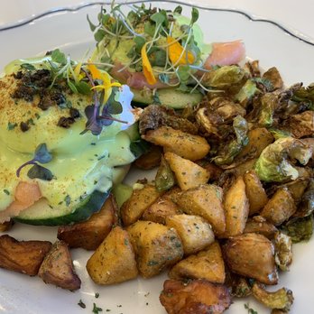 Sweet Maple - Hemingway Eggs Benedict with Smoked Salmon, capers and avocado hollandaise  that perfect egg aside lacked flavor. - Breakfast & Brunch Near Me - Cupertino, California