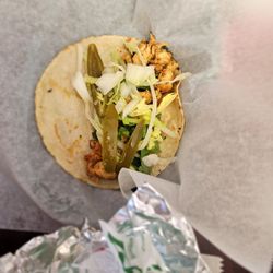 Los Reyes Taqueria - Chicken taco