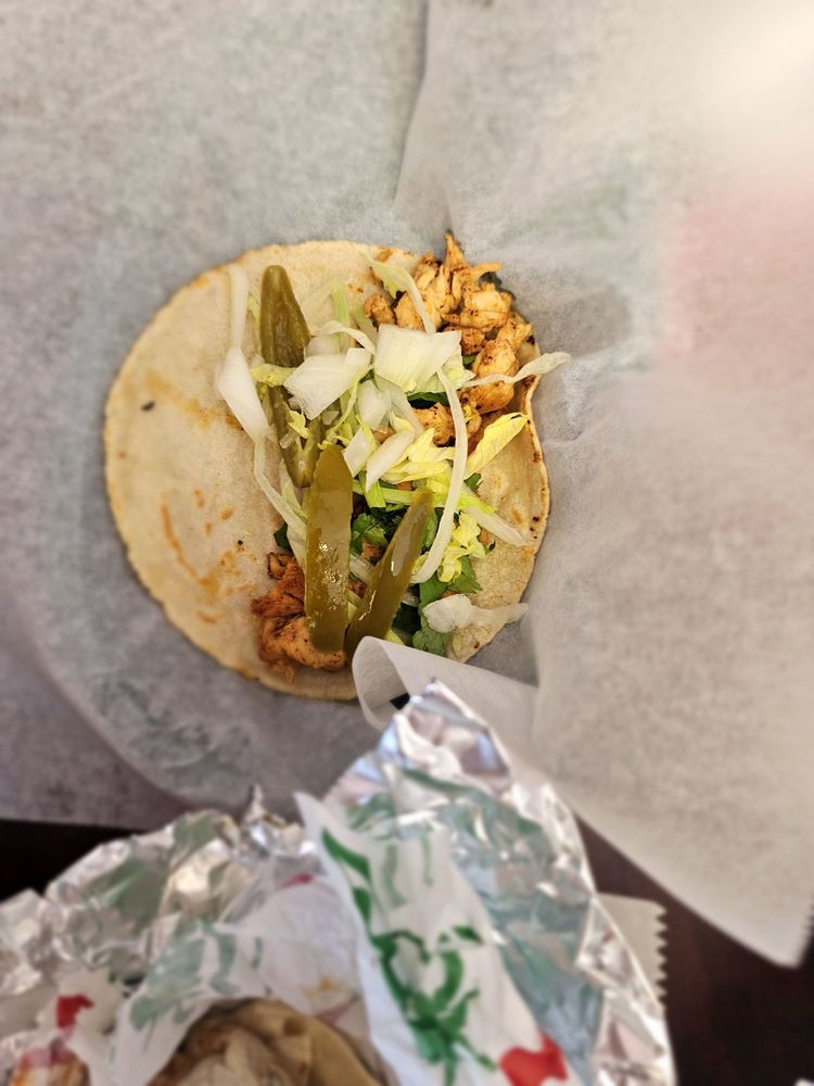 Los Reyes Taqueria