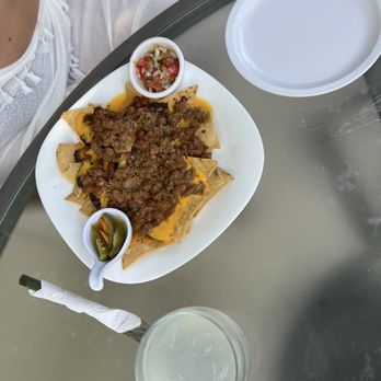 Velavento Mangle - Nachos with Chili and Cheese - Restaurants Near Me - Quintana Roo, ROO Velavento Mangle - Nachos with Chili and Cheese - Restaurants Near Me - Quintana Roo, ROO