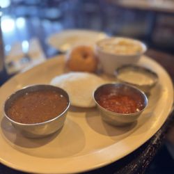 Combo1 - Idli Vadai Ven pongal