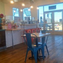 Tropical Smoothie Cafe - Inside