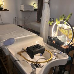 Little Oasis Head Spa & Skincare - Bed spa
