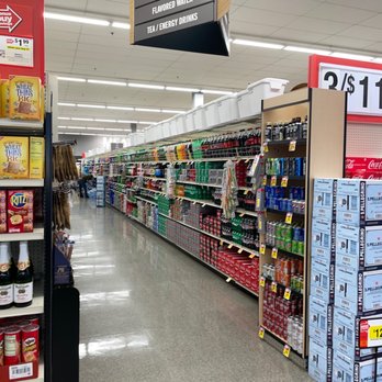 Giant - a grocery store aisle with a variety of products - Pharmacy Near Me - Herndon, Virginia Giant - a grocery store aisle with a variety of products - Pharmacy Near Me - Herndon, Virginia