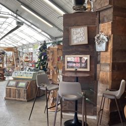 Dottie's Garden Coffee Shoppe - Interior